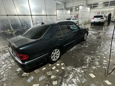 Mercedes-Benz E 320 1996 года за 2 500 000 тг. в Астана – фото 23