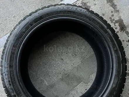 235/45 r18 зимняя резина за 100 000 тг. в Алматы