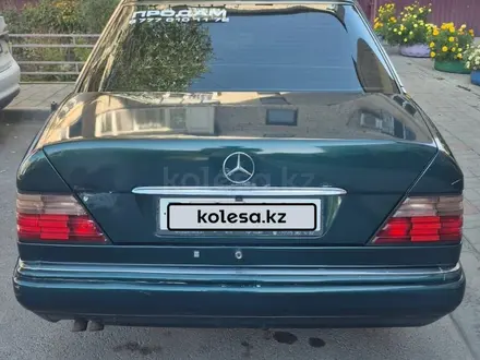 Mercedes-Benz E 280 1995 года за 2 500 000 тг. в Алматы – фото 2