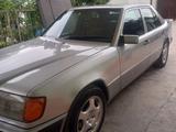 Mercedes-Benz E 220 1993 года за 2 700 000 тг. в Жетысай – фото 5
