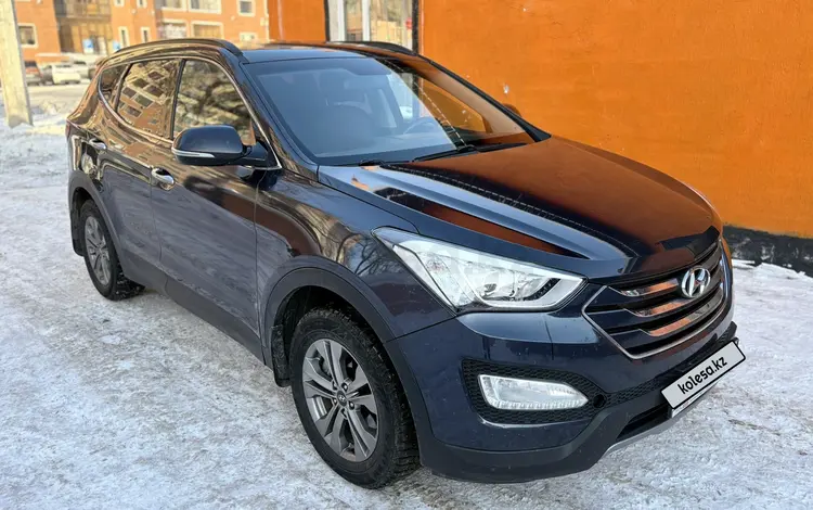 Hyundai Santa Fe 2016 годаfor9 700 000 тг. в Астана