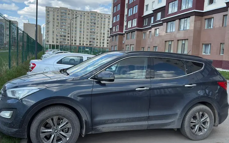 Hyundai Santa Fe 2016 годаfor9 700 000 тг. в Астана