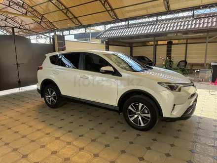 Toyota RAV4 2017 года за 10 700 000 тг. в Алматы – фото 2