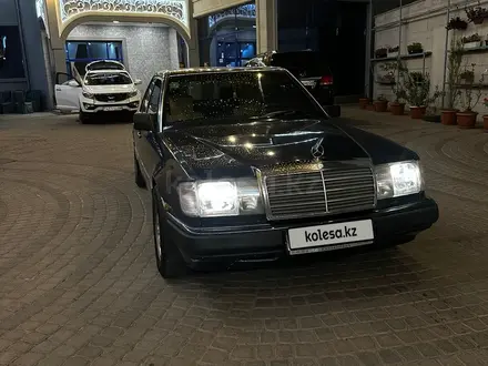 Mercedes-Benz E 230 1992 года за 1 650 000 тг. в Тараз – фото 2