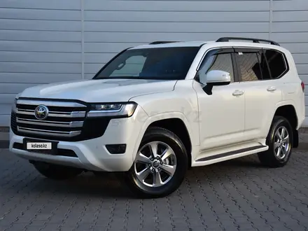 Toyota Land Cruiser Prestige 2023 года за 45 000 000 тг. в Астана