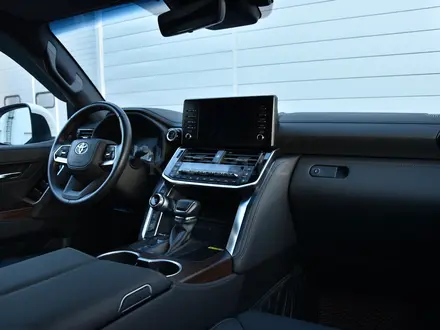 Toyota Land Cruiser Prestige 2023 года за 45 000 000 тг. в Астана – фото 11