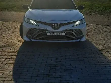 Toyota Camry 2018 года за 12 700 000 тг. в Костанай