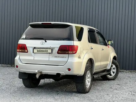 Toyota Fortuner 2006 года за 7 290 000 тг. в Актобе – фото 4