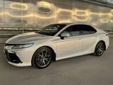 Toyota Camry 2021 года за 17 000 000 тг. в Шымкент