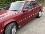 Mercedes-Benz E 300 1994 года за 2 400 000 тг. в Алматы – фото 2