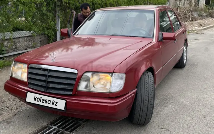 Mercedes-Benz E 300 1994 года за 2 000 000 тг. в Алматы