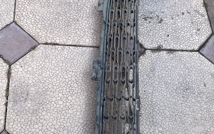 Решетка бампера Kia sorento за 10 000 тг. в Тараз