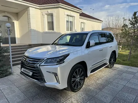 Lexus LX 570 2017 года за 45 000 000 тг. в Тараз