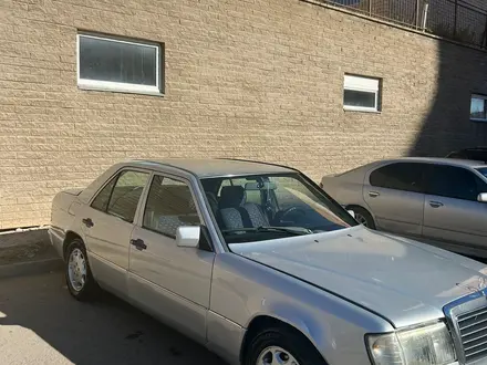 Mercedes-Benz E 230 1989 года за 1 200 000 тг. в Астана