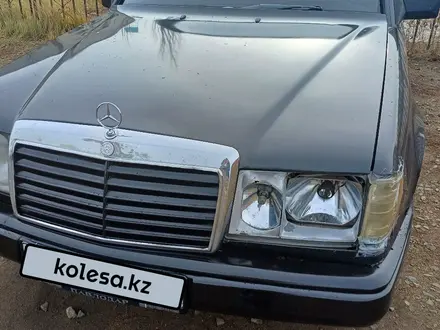 Mercedes-Benz E 260 1990 года за 1 000 000 тг. в Аксу – фото 8