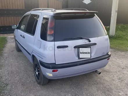 Toyota Raum 1997 года за 1 750 000 тг. в Алматы – фото 2