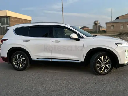 Hyundai Santa Fe 2019 года за 13 500 000 тг. в Шымкент – фото 3