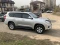 Toyota Land Cruiser Prado 2010 года за 14 200 000 тг. в Алматы – фото 2