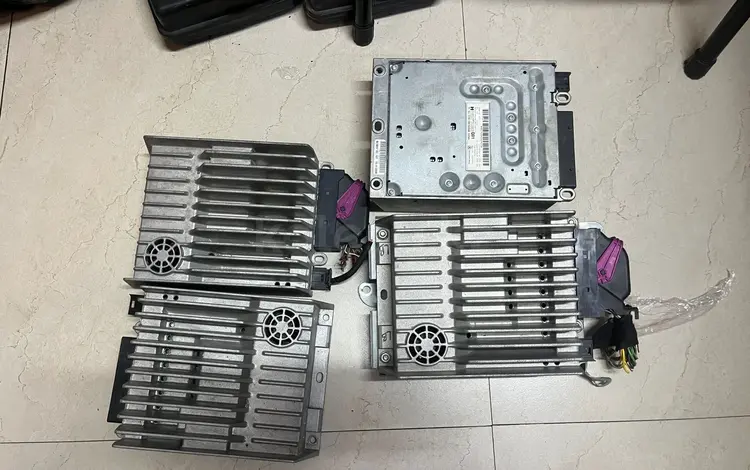 УСИЛИТЕЛЬ МУЗЫКИ МЕРСЕДЕС за 250 000 тг. в Алматы