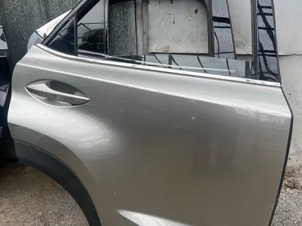 Задняя правая дверь Lexus NX 17-нв за 300 000 тг. в Алматы