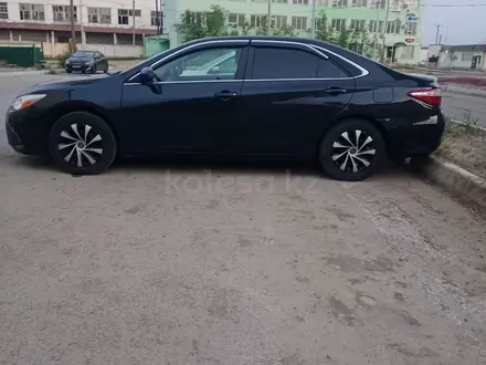 Toyota Camry 2015 года за 6 200 000 тг. в Атырау – фото 6