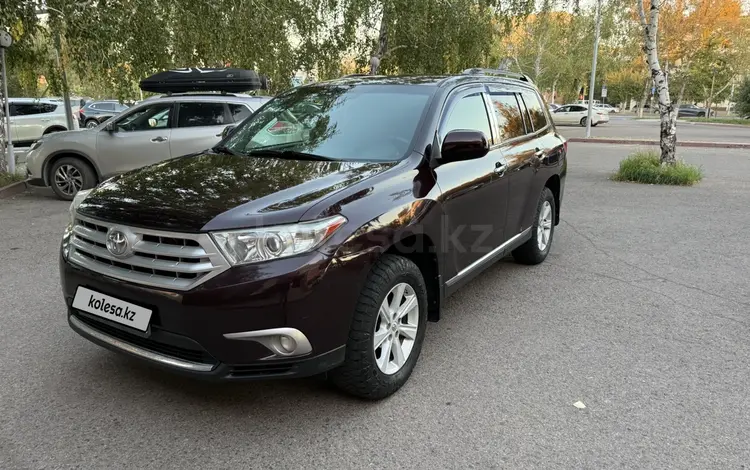 Toyota Highlander 2013 года за 9 600 000 тг. в Астана