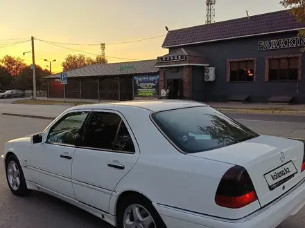 Mercedes-Benz C 200 1997 года за 2 350 000 тг. в Уральск – фото 5