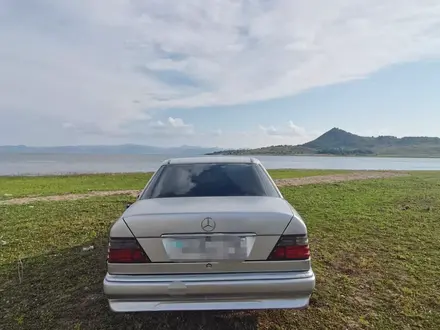 Mercedes-Benz E 300 1992 года за 3 200 000 тг. в Усть-Каменогорск – фото 6