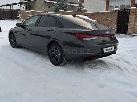 Hyundai Elantra 2021 года за 10 500 000 тг. в Усть-Каменогорск – фото 3