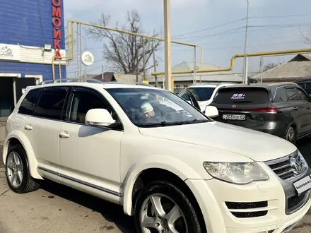 Volkswagen Touareg 2007 года за 6 850 000 тг. в Алматы – фото 30
