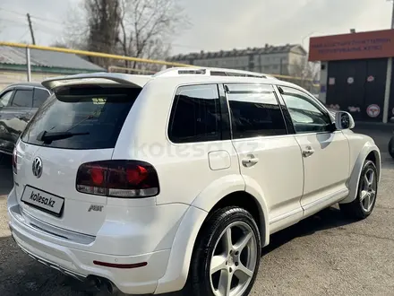 Volkswagen Touareg 2007 года за 6 850 000 тг. в Алматы – фото 6