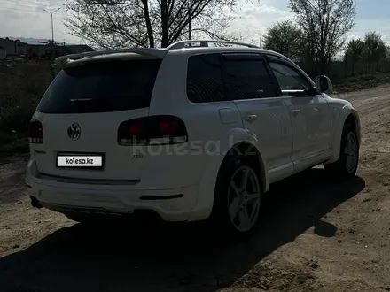 Volkswagen Touareg 2007 года за 6 850 000 тг. в Алматы – фото 33