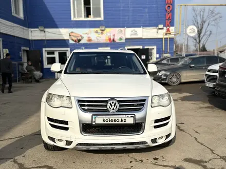 Volkswagen Touareg 2007 года за 6 850 000 тг. в Алматы – фото 9