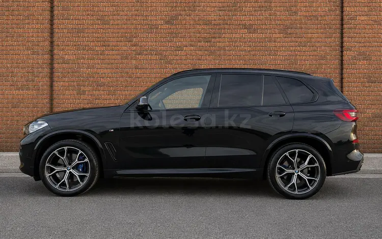 BMW X5 2023 года за 45 900 000 тг. в Костанай