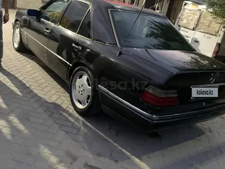 Mercedes-Benz E 320 1994 года за 2 000 000 тг. в Алматы