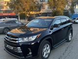 Toyota Highlander 2016 года за 15 000 000 тг. в Атырау – фото 2