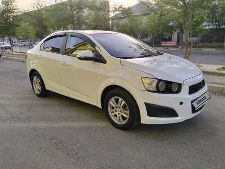 Chevrolet Aveo 2015 года за 3 800 000 тг. в Атырау – фото 3