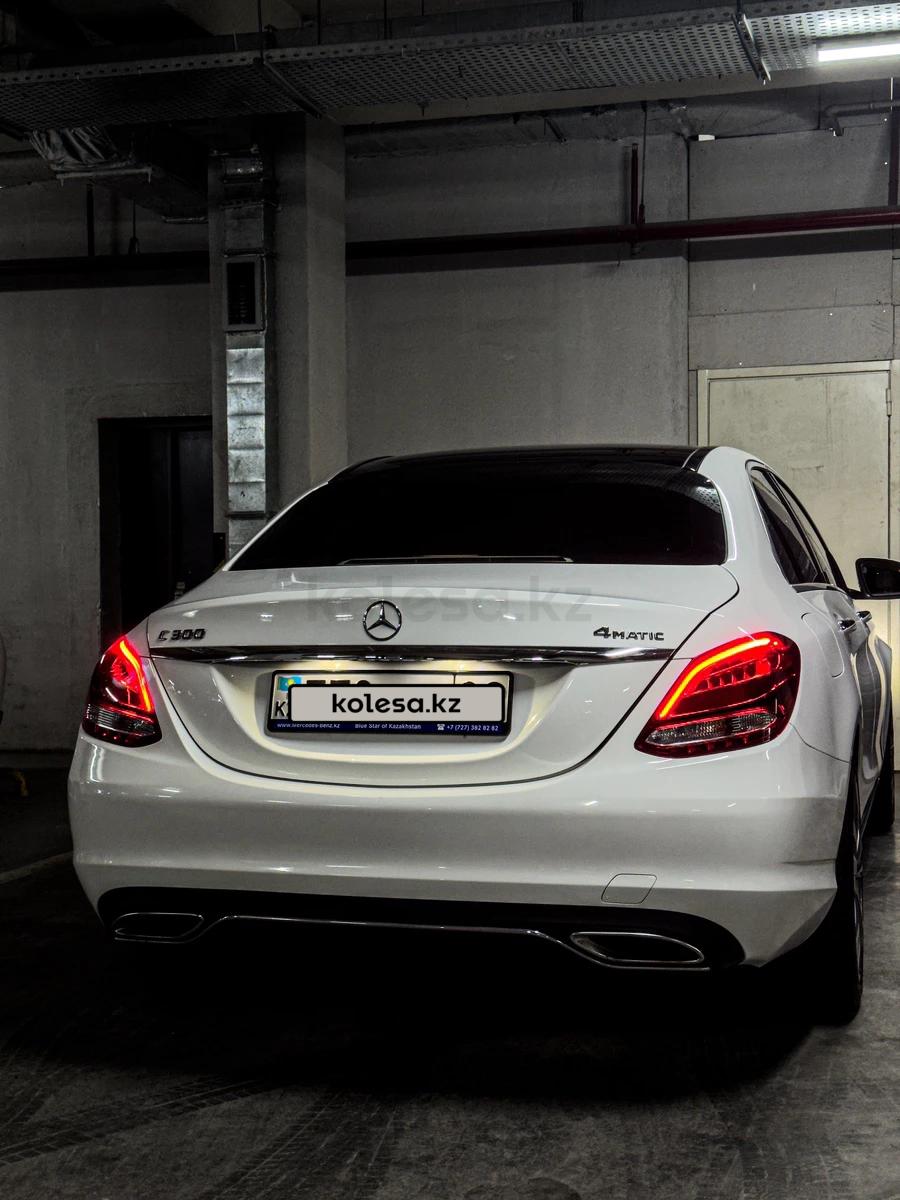 Mercedes-Benz C 300 2017 г.