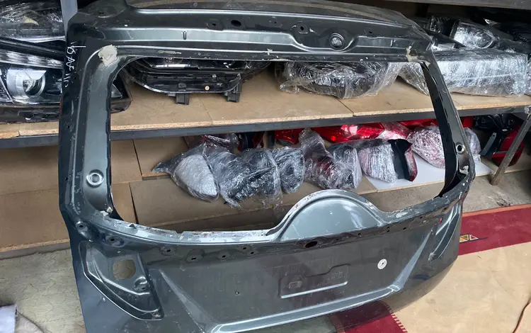 ХУНДАЙ ТУКСОН КРЫШКА БАГАЖНИК за 1 000 тг. в Шымкент