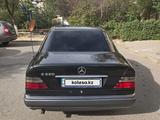 Mercedes-Benz E 220 1995 года за 2 800 000 тг. в Шымкент – фото 5