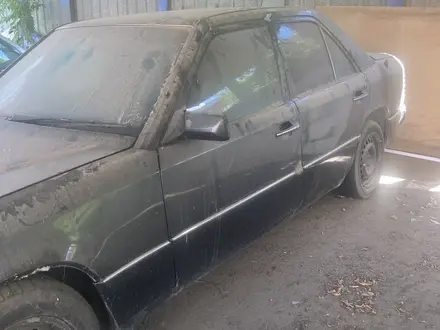 Mercedes-Benz E 230 1992 года за 1 100 000 тг. в Кокшетау