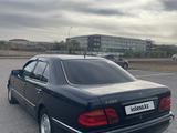 Mercedes-Benz E 200 1997 года за 1 600 000 тг. в Караганда – фото 4