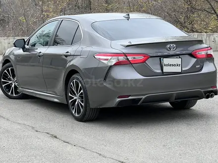 Toyota Camry 2019 года за 11 350 000 тг. в Алматы – фото 30