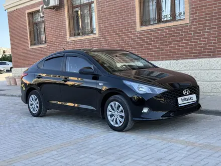 Hyundai Accent 2021 года за 8 250 000 тг. в Актау – фото 2