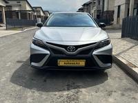 Toyota Camry 2021 года за 14 000 000 тг. в Алматы