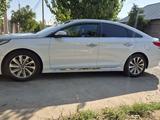 Hyundai Sonata 2016 года за 6 800 000 тг. в Атырау – фото 2