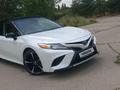 Toyota Camry 2020 года за 13 600 000 тг. в Алматы – фото 24