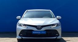 Toyota Camry 2020 года за 11 890 000 тг. в Алматы – фото 2