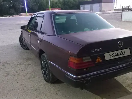 Mercedes-Benz E 200 1992 года за 1 200 000 тг. в Айтеке би – фото 6