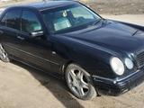 Mercedes-Benz E 320 1998 года за 2 400 000 тг. в Жезказган